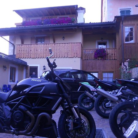 Hotel Garni Salvanel กาวาเลเซ ภายนอก รูปภาพ