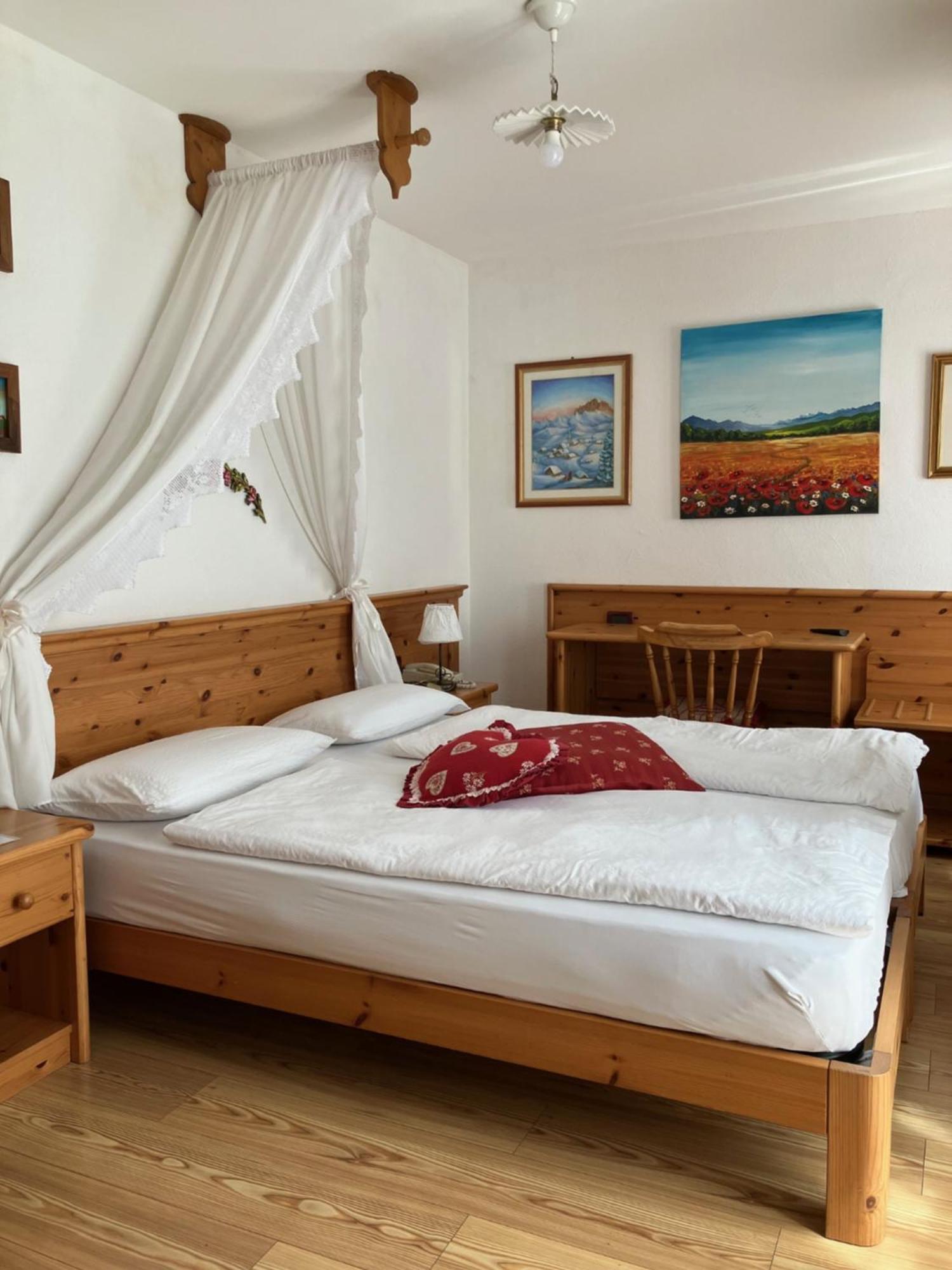 Hotel Garni Salvanel กาวาเลเซ ภายนอก รูปภาพ