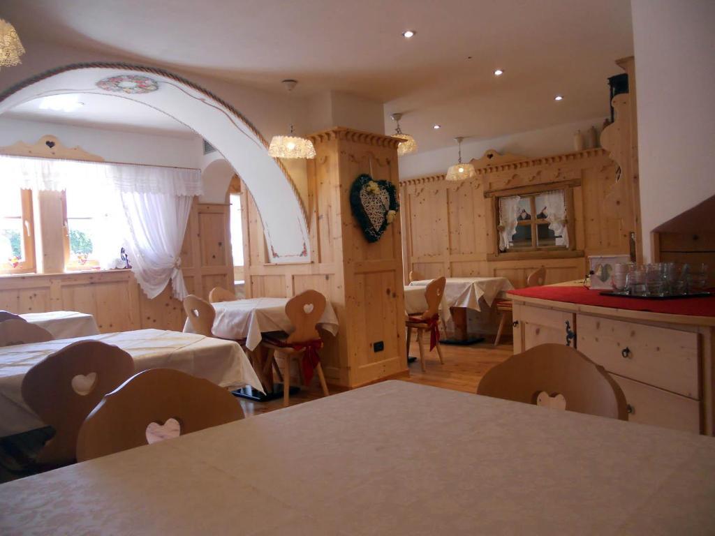 Hotel Garni Salvanel กาวาเลเซ ภายนอก รูปภาพ