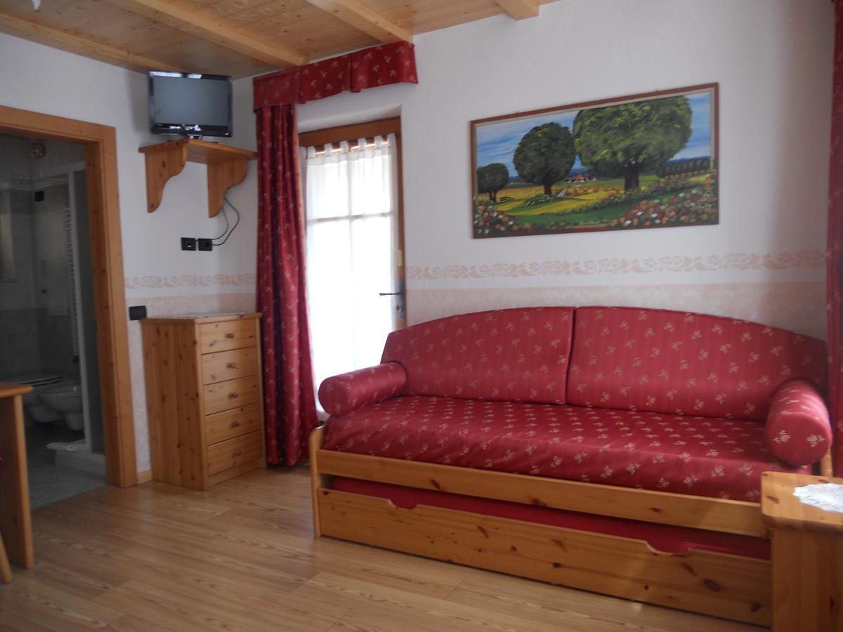Hotel Garni Salvanel กาวาเลเซ ภายนอก รูปภาพ