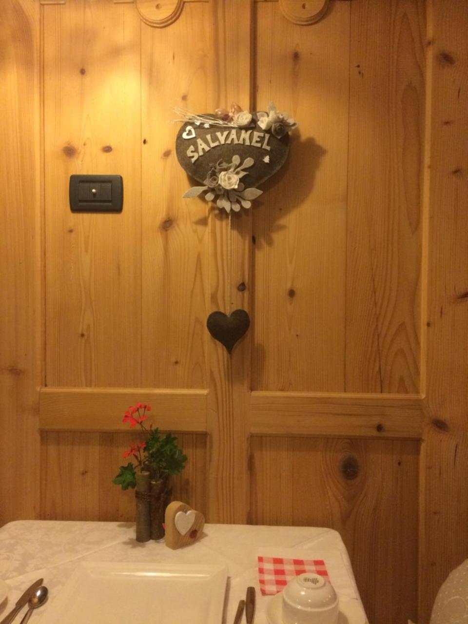 Hotel Garni Salvanel กาวาเลเซ ภายนอก รูปภาพ