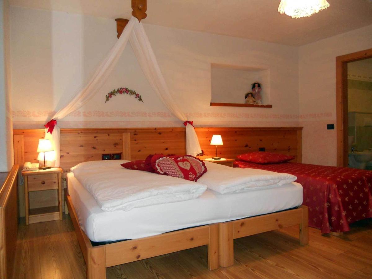 Hotel Garni Salvanel กาวาเลเซ ภายนอก รูปภาพ