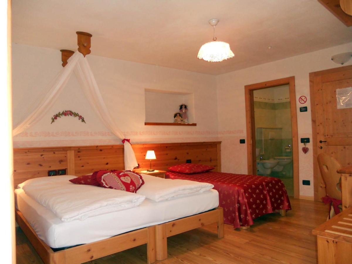 Hotel Garni Salvanel กาวาเลเซ ภายนอก รูปภาพ